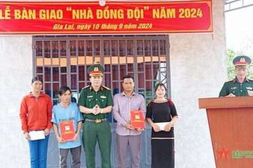 Công ty Bình Dương bàn giao 2 Nhà đồng đội tặng 2 gia đình công nhân