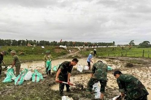 Đê Bối thôn Đa Hội, xã Hợp Thịnh (Hiệp Hòa, Bắc Giang) bị tràn 30m