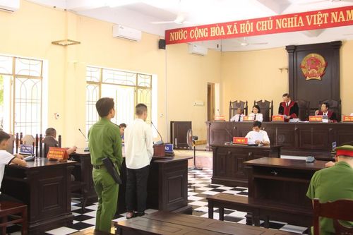 Thanh niên lãnh án vì giúp nhóm bạn 'giải vây'