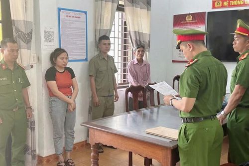Lật tẩy thủ đoạn tráo đổi vàng thật thành vàng giả của nữ quái