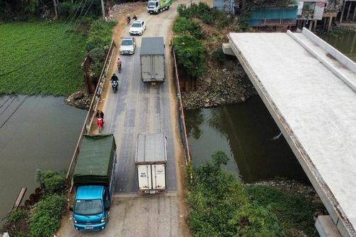 Cấm ô tô qua cầu tạm - cầu Nét ở Bắc Ninh
