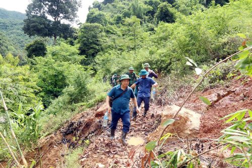 Nghệ An: Một bản biên giới với 94 hộ dân đang bị cô lập hoàn toàn