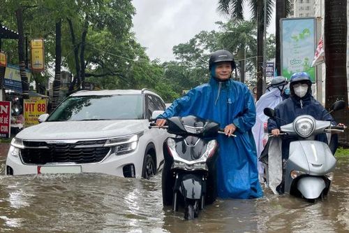 Cách sửa xe tay ga ngập nước, chết máy trong mùa mưa
