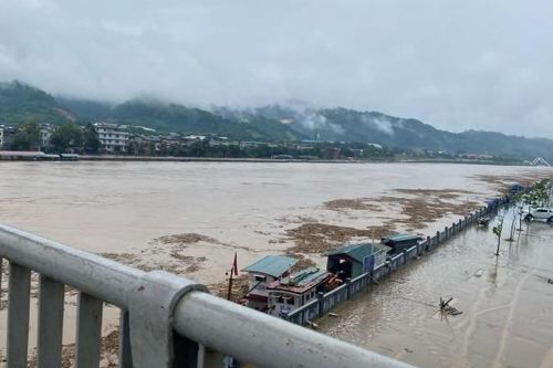 Lũ trên sông Hồng đoạn qua Lào Cai đang tiếp tục giảm xuống