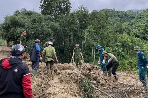 Lào Cai: Lũ quét kinh hoàng ở Làng Nủ làm 15 người chết và nhiều người đang mất tích