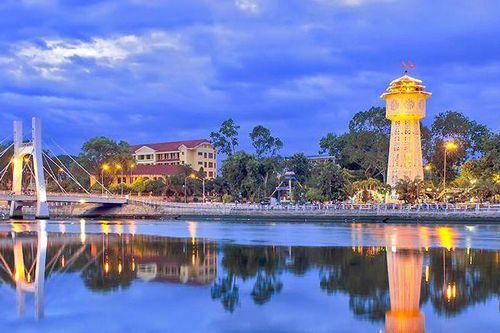 Bí thư Tỉnh ủy Bình Thuận yêu cầu bảo tồn tháp nước gần 100 tuổi