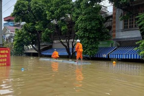 Mất điện tại 6 tỉnh miền Bắc đang ngập lụt
