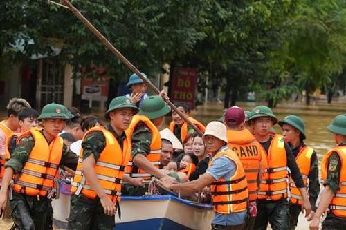 Hình ảnh xúc động trong cơn 'đại hồng thủy' chưa từng có ở Thái Nguyên