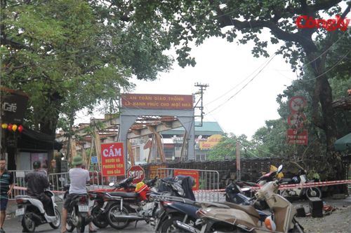 Hà Nội cấm xe qua cầu Long Biên