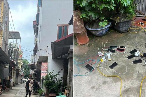 Hình ảnh ấm lòng trong bão lũ: Một nhà có máy nổ, cả xóm được sạc nhờ điện thoại