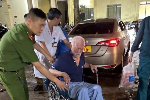 Lũ sông Hồng lên cao, quận Ba Đình di dời hơn 1.000 người trong đêm