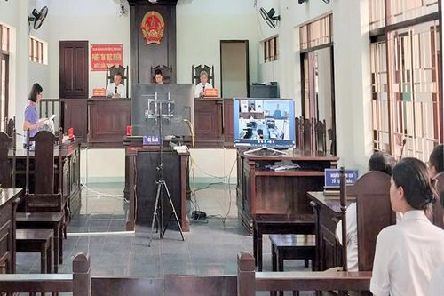 Lừa 'chạy' giấy tờ đất đai chiếm đoạt tài sản của nhiều người