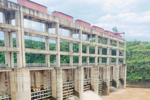 Tăng lưu lượng xả nước hồ chứa Nhà máy Thủy điện Chi Khê (Con Cuông)