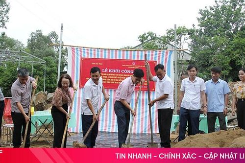 Xây nhà đại đoàn kết và trao mô hình sinh kế cho người nghèo Nghi Xuân