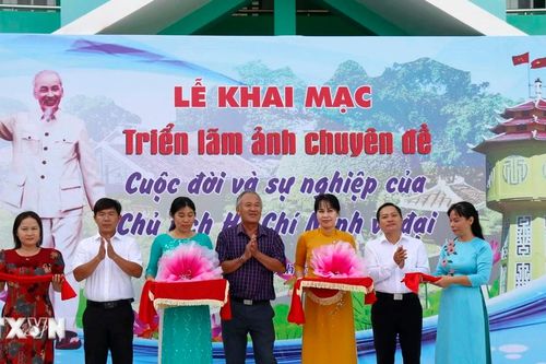 Bình Thuận: Triển lãm ảnh 'Cuộc đời và sự nghiệp Chủ tịch Hồ Chí Minh'