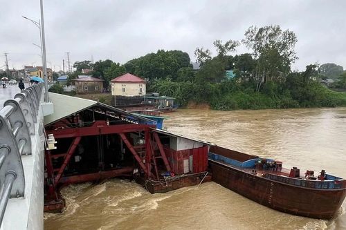 Cục Đường thủy đề ra biện pháp xử lý tàu, thuyền trôi dạt do mưa lũ