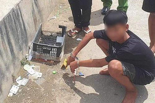 Bình Thuận: Bắt 2 đối tượng vị thành niên mua bán trái phép chất ma túy