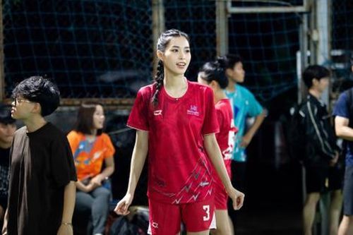 'Hoa khôi' bóng chuyền Đặng Thu Huyền thi Hoa hậu giờ ra sao?