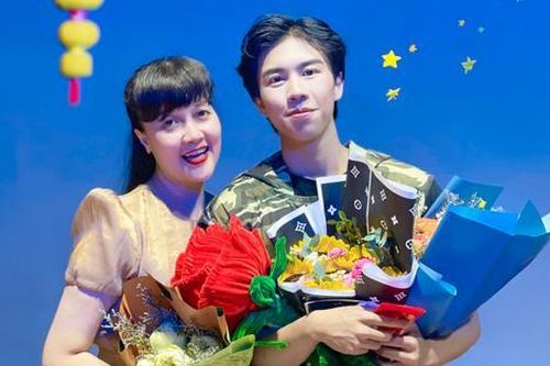 Nghệ sĩ Vân Dung lên chức 'mẹ chồng'