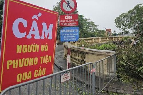 Cấm tuyệt đối người và phương tiện qua cầu Long Biên