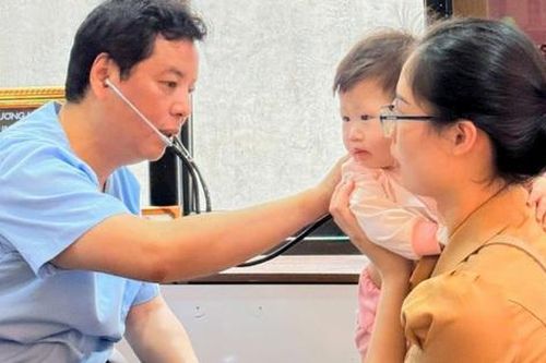 Cứ 3 trẻ dân tộc thiểu số thì có 1 em bị suy dinh dưỡng thấp còi