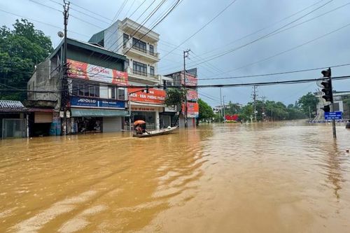 Lũ lụt hoành hành miền Bắc
