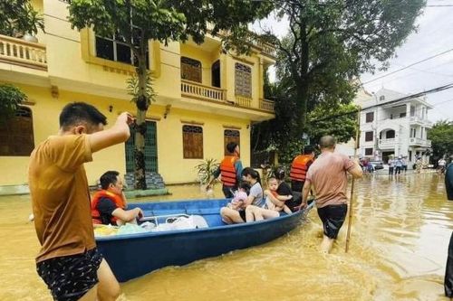 Mực nước các sông đang lên rất nhanh, Chủ tịch UBND TP. Hà Nội chỉ đạo khẩn