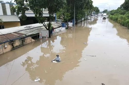 Cấm tuyệt đối xe vào đường gom Đại lộ Thăng Long, các phương tiện di chuyển thế nào?