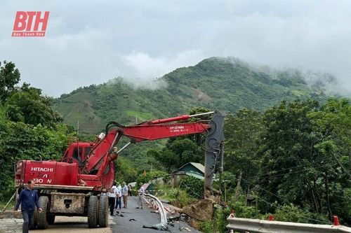 Sau bão, nhiều tuyến giao thông trên địa bàn Mường Lát bị ảnh hưởng