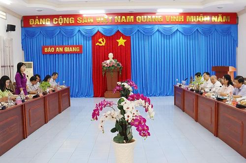 Ban Tuyên giáo Tỉnh ủy làm việc với Báo An Giang