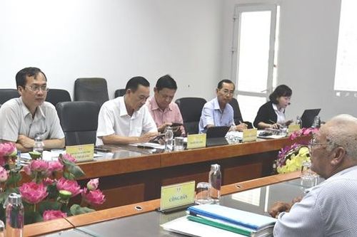 Phó Chủ tịch UBND tỉnh Trần Trí Quang đối thoại với công dân
