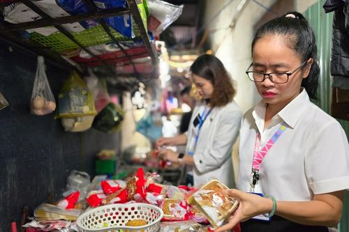 Phát hiện 1 cơ sở sản xuất bánh trung thu vi phạm quy định an toàn thực phẩm tại phường Yên Thế