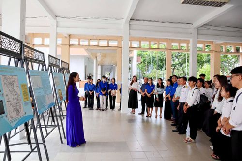 Triển lãm và tuyên truyền biển, đảo