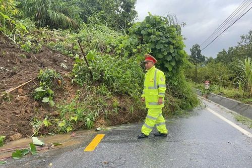 Khuyến cáo người dân chỉ tham gia giao thông nếu thực sự cần thiết