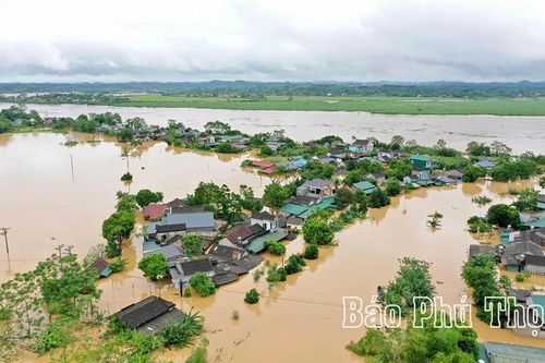 Hạ Hòa: Nhiều địa phương ngập trong biển nước