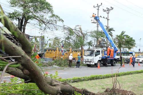 EVN nỗ lực đảm bảo cung cấp điện cho khách hàng sau cơn bão số 3
