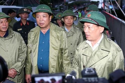 Phó Thủ tướng Hồ Đức Phớc chia sẻ với những thiệt hại nặng nề của tỉnh Cao Bằng
