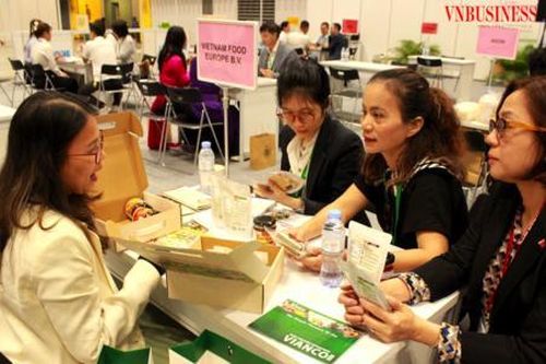 Tạo chỗ đứng cho doanh nghiệp Việt giữa môi trường kinh doanh cạnh tranh toàn cầu