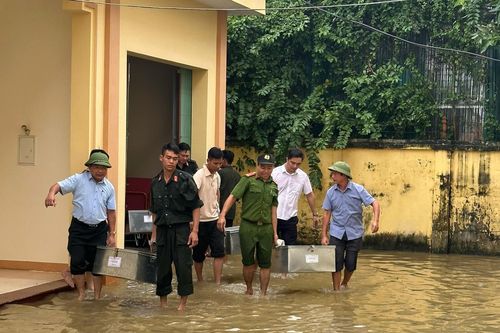 Ngành Ngân hàng Phú Thọ: Chủ động công tác phòng chống mưa lũ tại huyện Hạ Hòa
