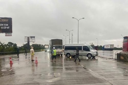 Cấm đường vào cao tốc Pháp Vân - Cầu Giẽ, các phương tiện đi hướng nào?