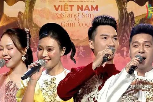 'Việt Nam giang sơn gấm vóc': Hào hùng và cảm xúc