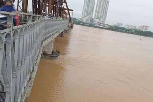 Hà Nội: Rà soát các cầu vượt sông, cấm phương tiện đi qua cầu yếu