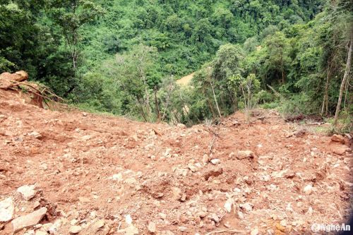 Sạt lở nhiều điểm, bản biên giới ở Nghệ An bị cô lập hoàn toàn trong 2 tuần