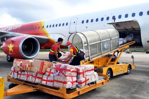 Vietjet ủng hộ đồng bào tại các vùng bị thiệt hại do bão lũ