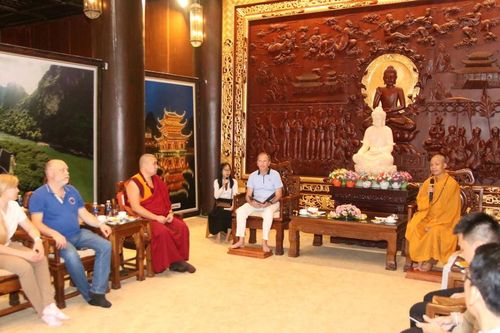 Đoàn đại biểu Phòng Xã hội Liên bang Nga thăm chùa Tam Chúc