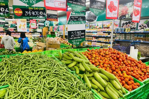 Chuyển hàng trăm tấn rau quả từ Nam ra Bắc phục vụ người dân