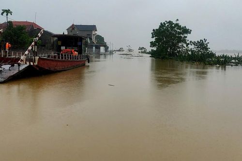 Hà Nội: nước lũ dâng cao cô lập xã đảo Minh Châu