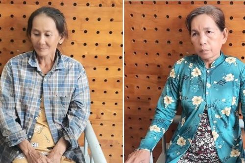Bắt khẩn cấp 2 phụ nữ tạt nước sôi vào công an