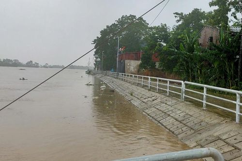 Ba Vì: tạm dừng hoạt động bến khách ngang sông xã Minh Châu, Chu Minh