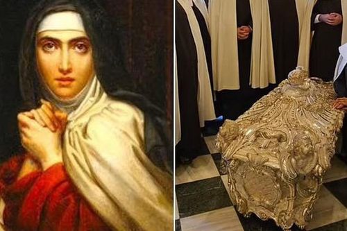 Thi hài Thánh Teresa không bị phân hủy dù mất cách đây gần 450 năm
